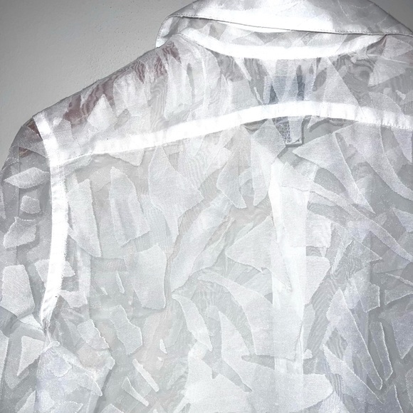 Chico’s White Sheer Printed Burnout Button Down Top Shirt Sz M - Picture 5 of 5